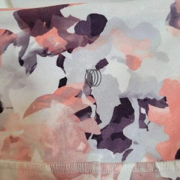 Balance Collection Women's White/Black/Pink Water Mark Leggings - Picture 11 of 11